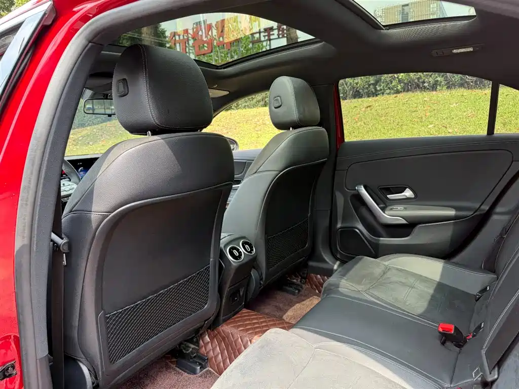 Mercedes-Benz A-Class 2021 A 200 L Sport Sedan Fashion Edition фото 9