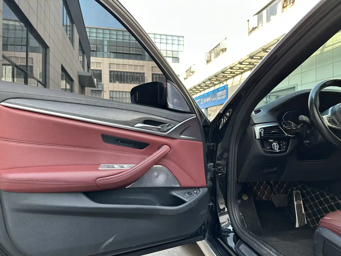 BMW 5 Series New Energy 2021 535Le M Sport Package фото 7