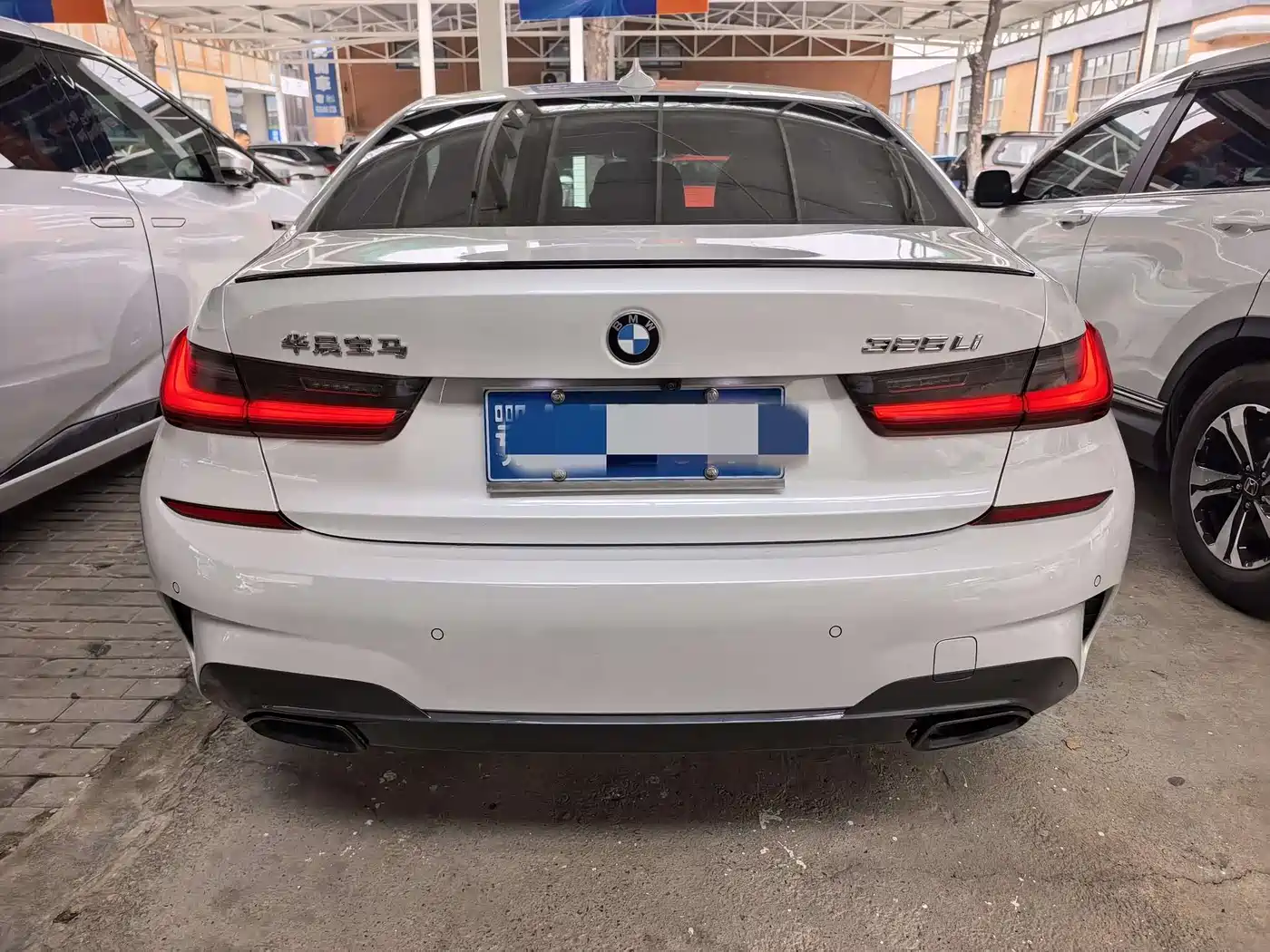 BMW 3 Series 2022 325Li M Sport Shadow Edition фото 14