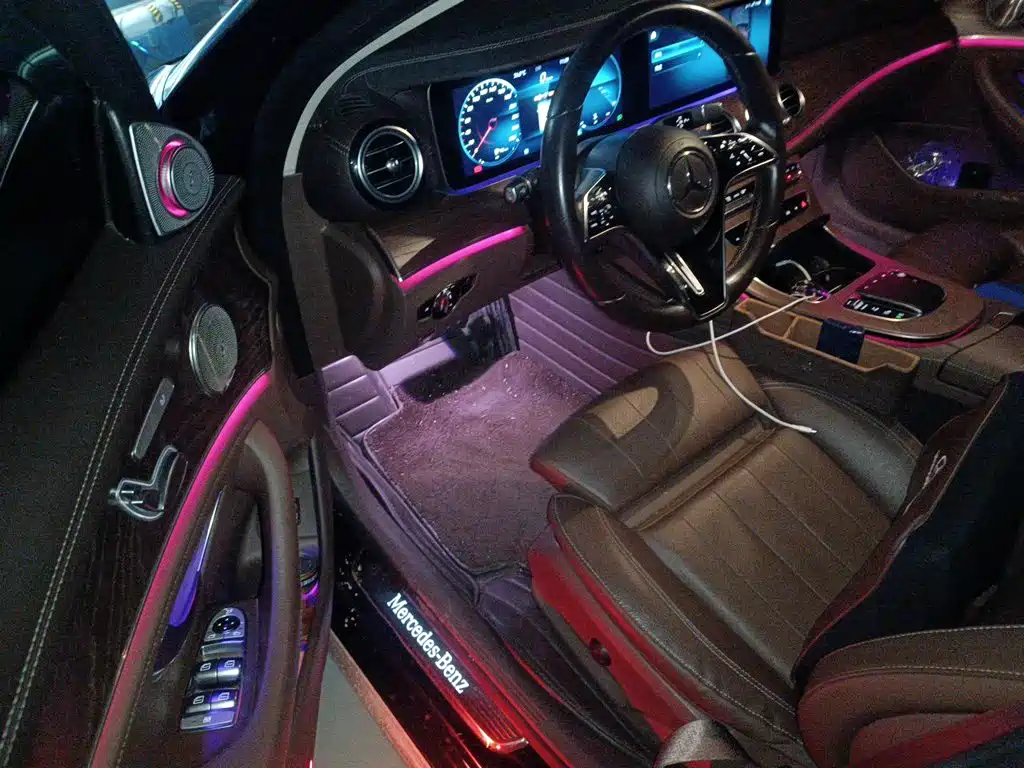 Photo 17 - Mercedes-Benz E-Class