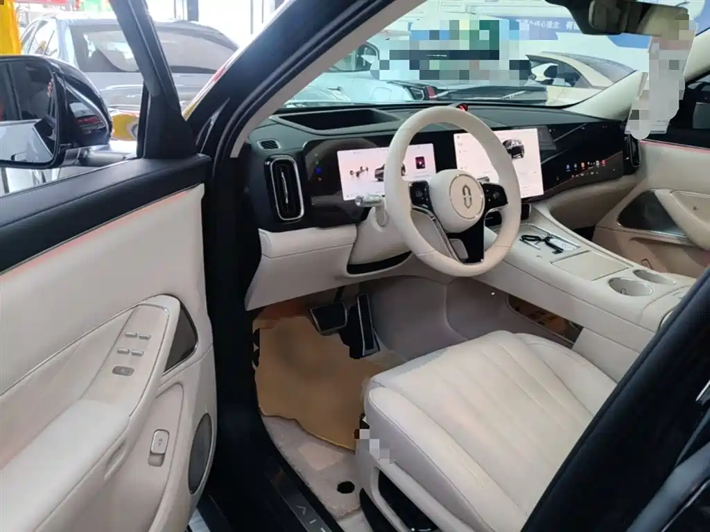 AITO Wenjie AITO M8 2025 Model Extended Range Max Edition 37kWh 6-Seater фото 16
