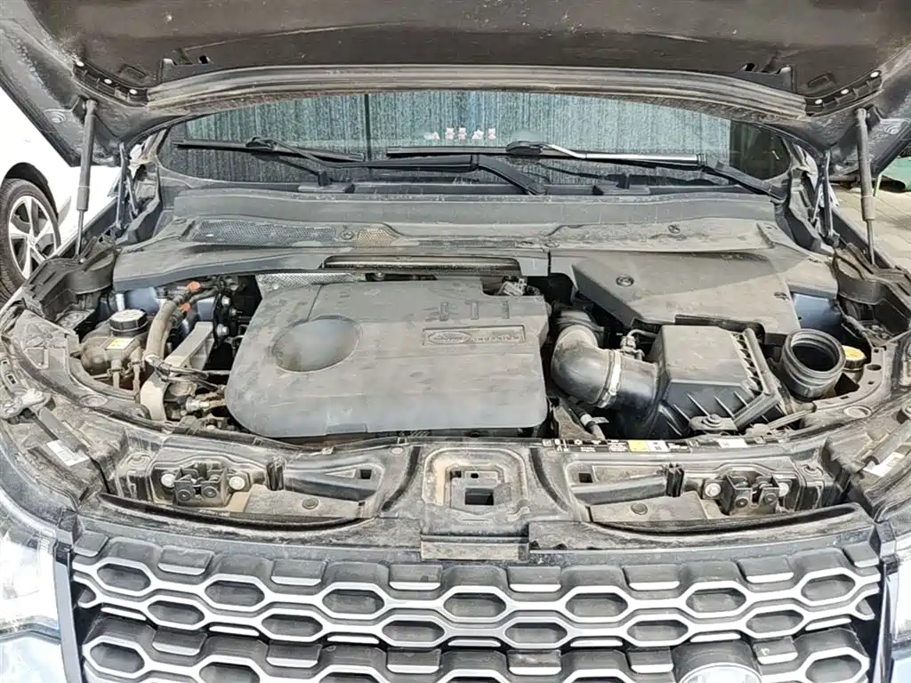 LAND ROVER DISCOVER NEW ENERGY SOURCES FOR SPORTS