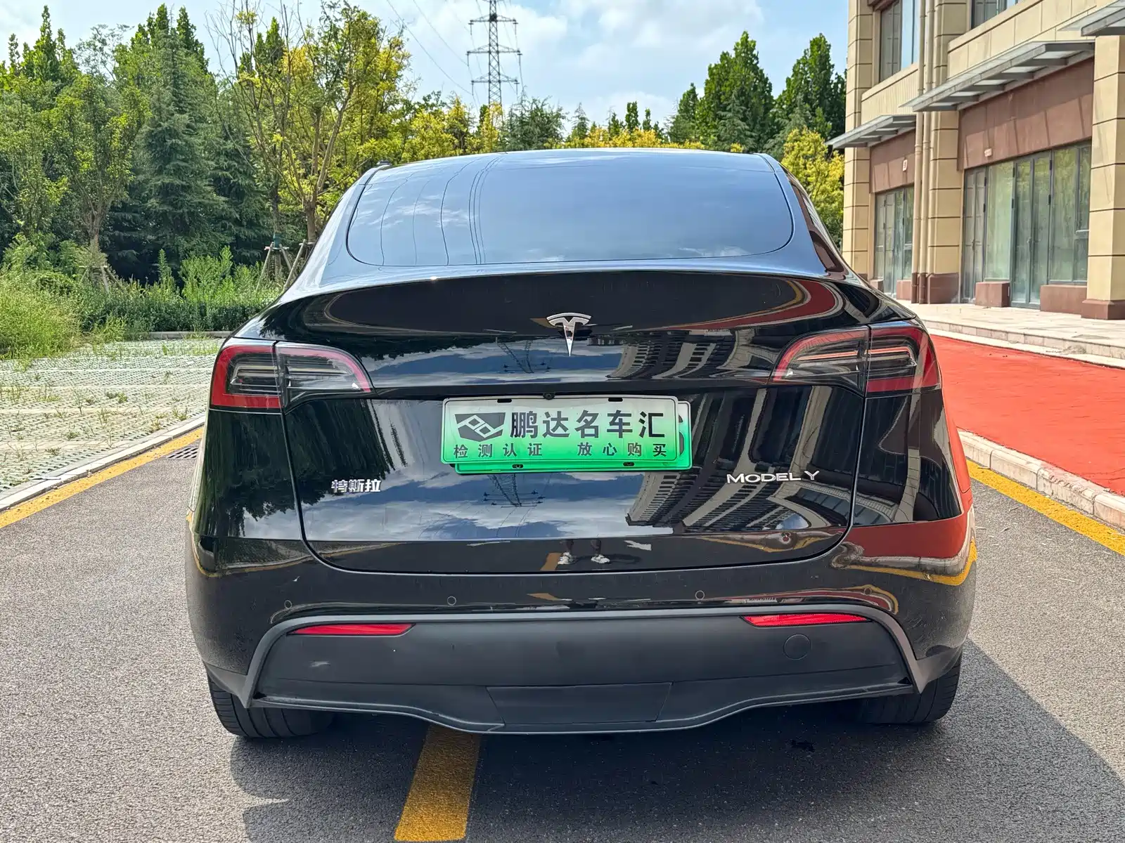 Фото 8 - Tesla Model Y
