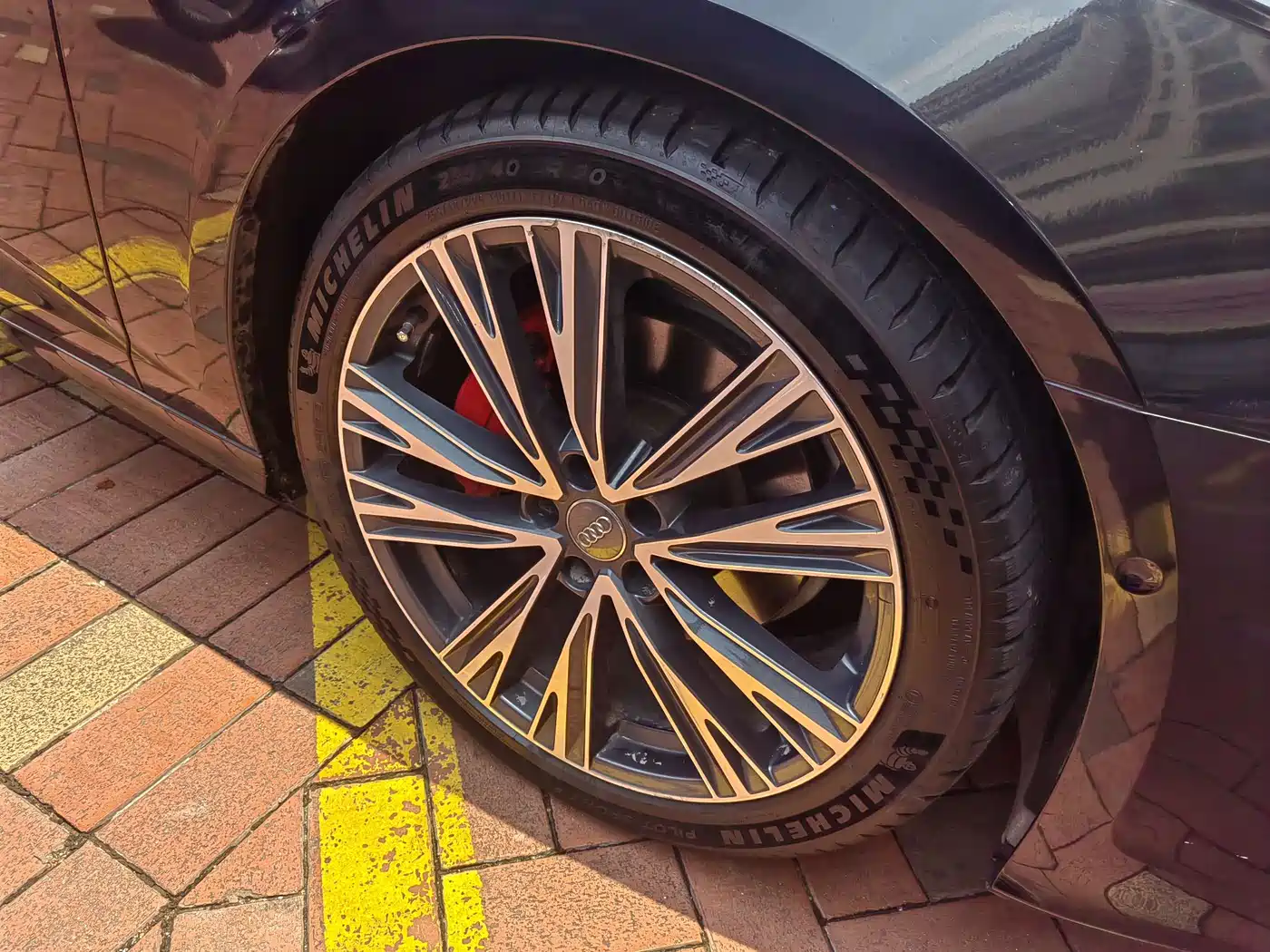 Фото 11 - Audi A6L