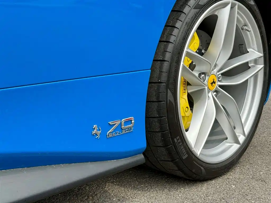 Ferrari 488 2019 2015 488 Spider