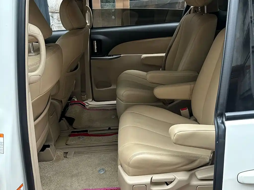 Toyota Previa 2019 2012 2.4L 7-Seater Luxury Edition