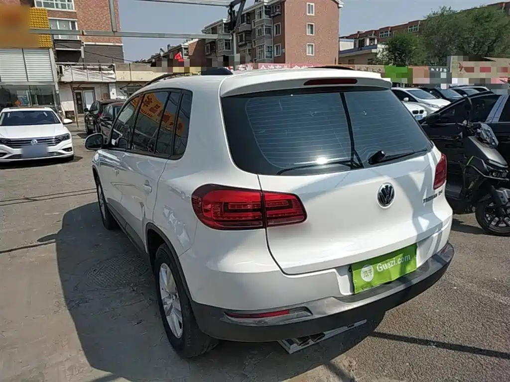 Volkswagen Tiguan 2015 1.8TSI Automatic 2WD Trendline фото 5
