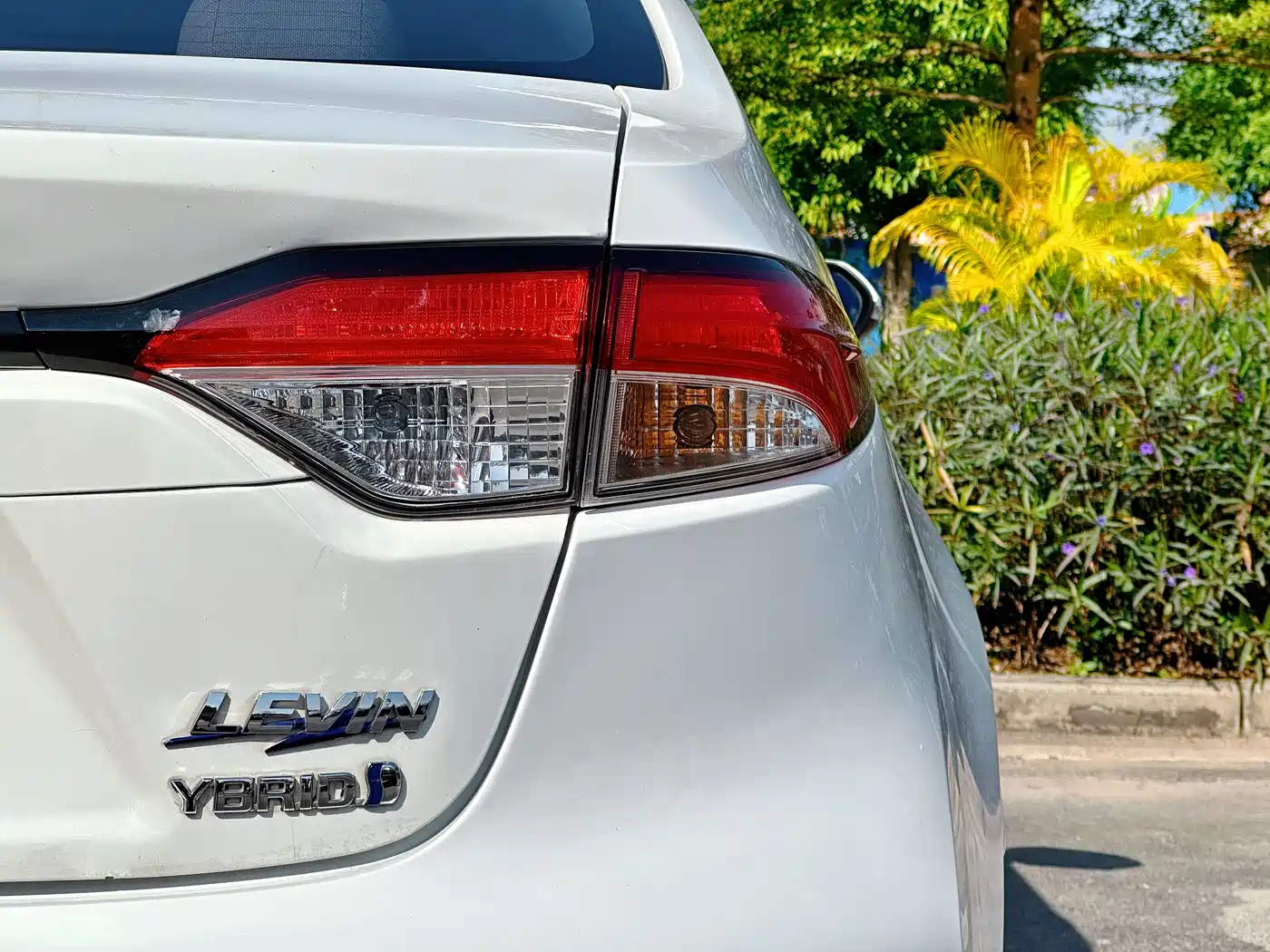 Toyota Levin 2022 Dual Engine 1.8H E-CVT Progressive Edition фото 27