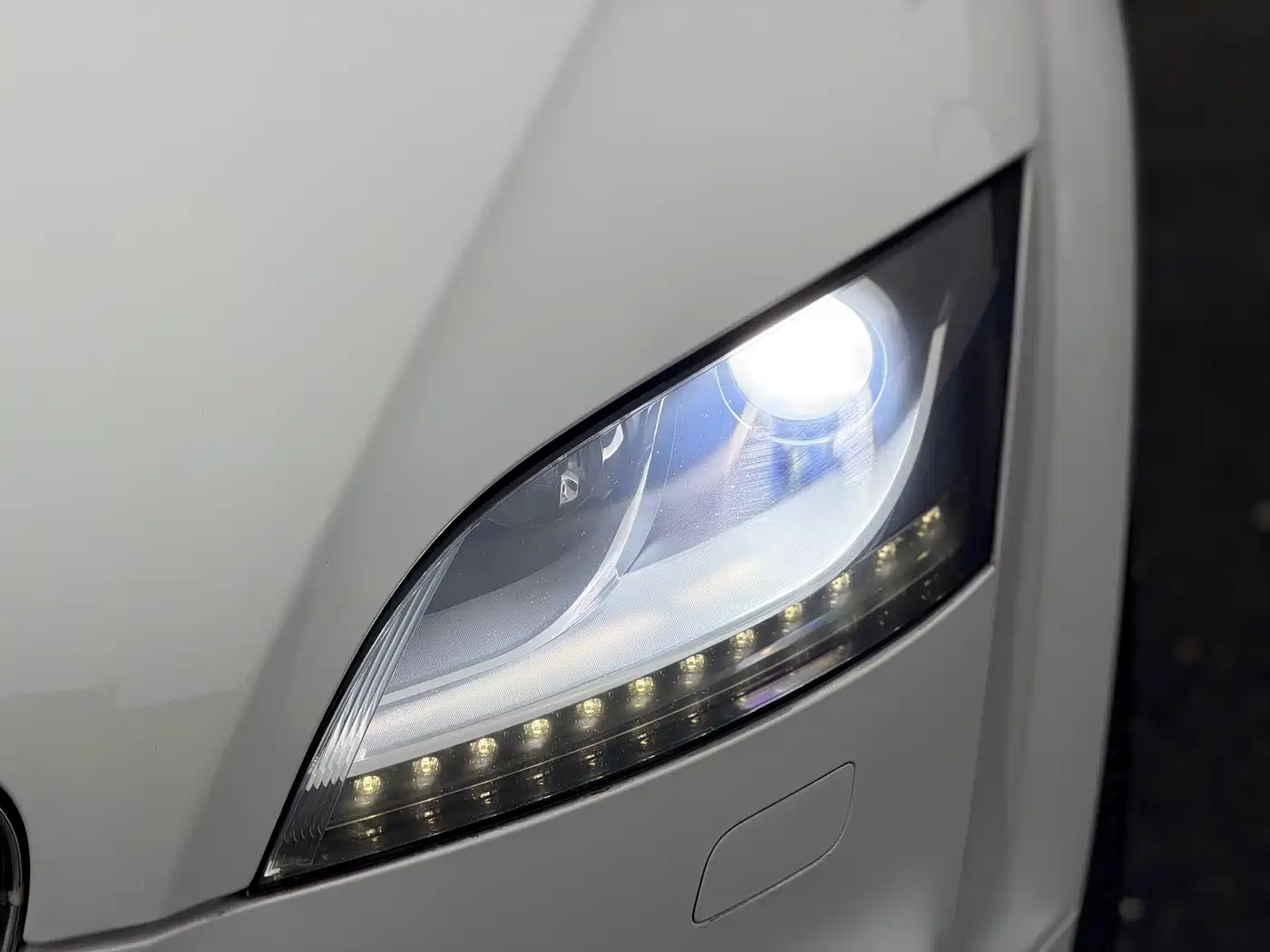 Audi TT 2011 TT Roadster 2.0TFSI фото 3