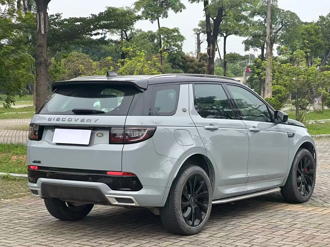 Land Rover Discovery Sport 2022 Model 249PS R-Dynamic S Performance Edition 5-Seater фото 11
