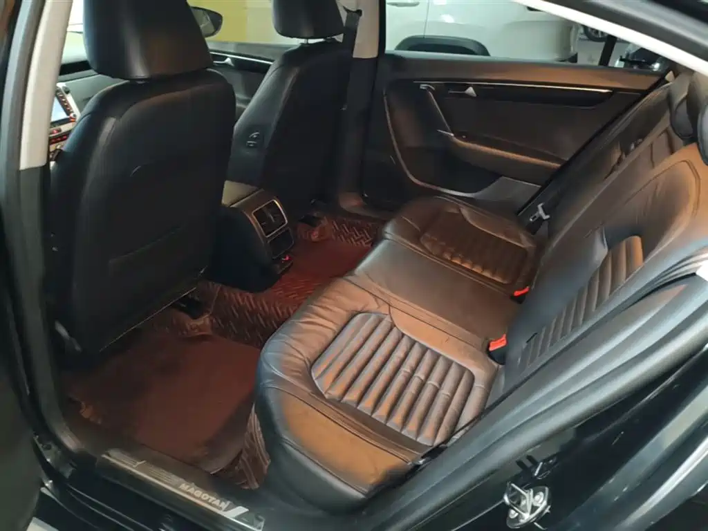 Volkswagen Magotan 2013 1.8TSI Luxury фото 17