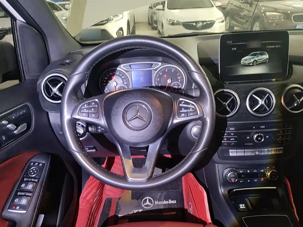 Mercedes-Benz B-Class 2016 B 200 Collector's Edition фото 11