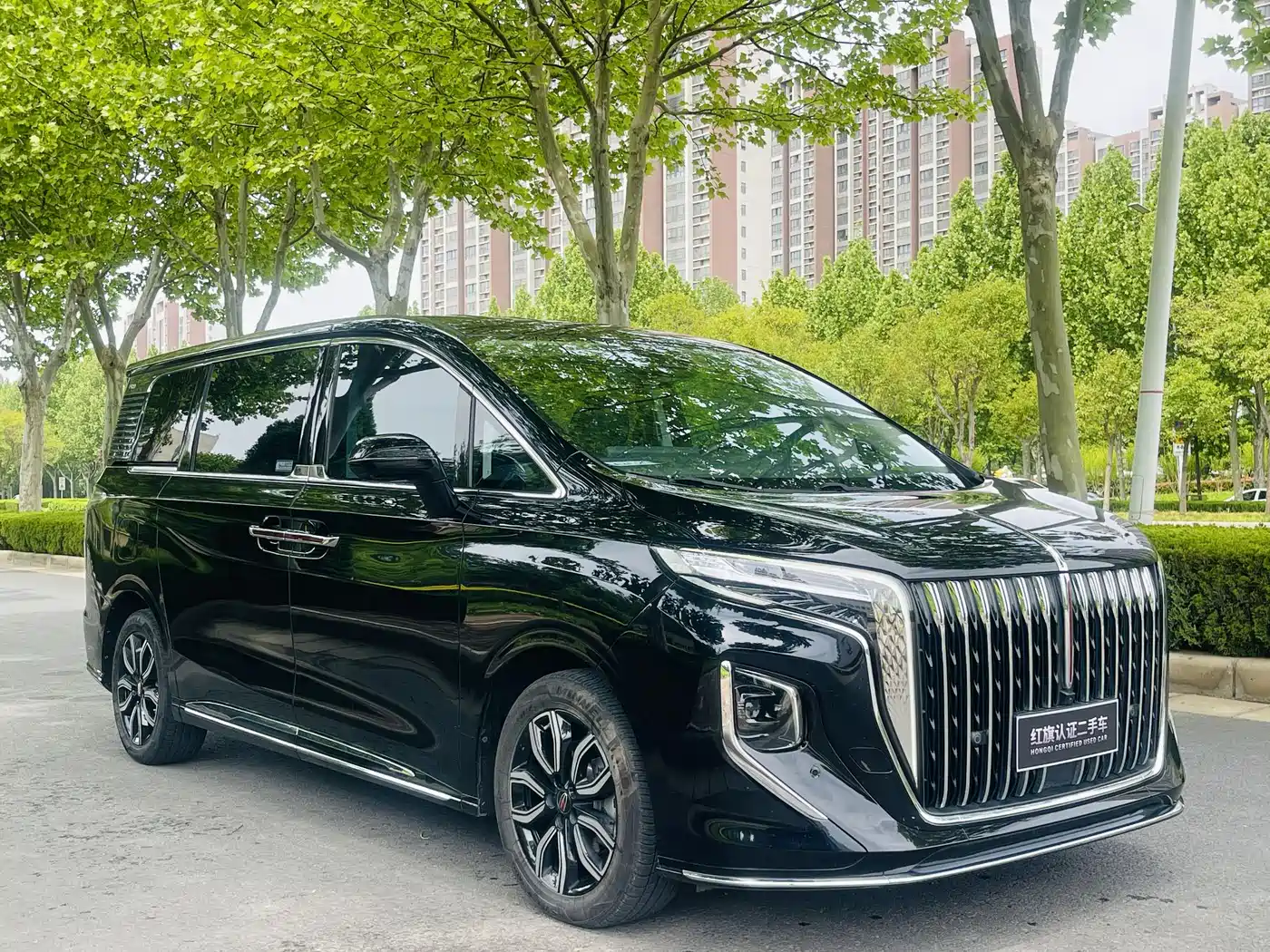 Hongqi HQ9 2023 2.0T Smart Connect Flag Enjoy Edition фото 3