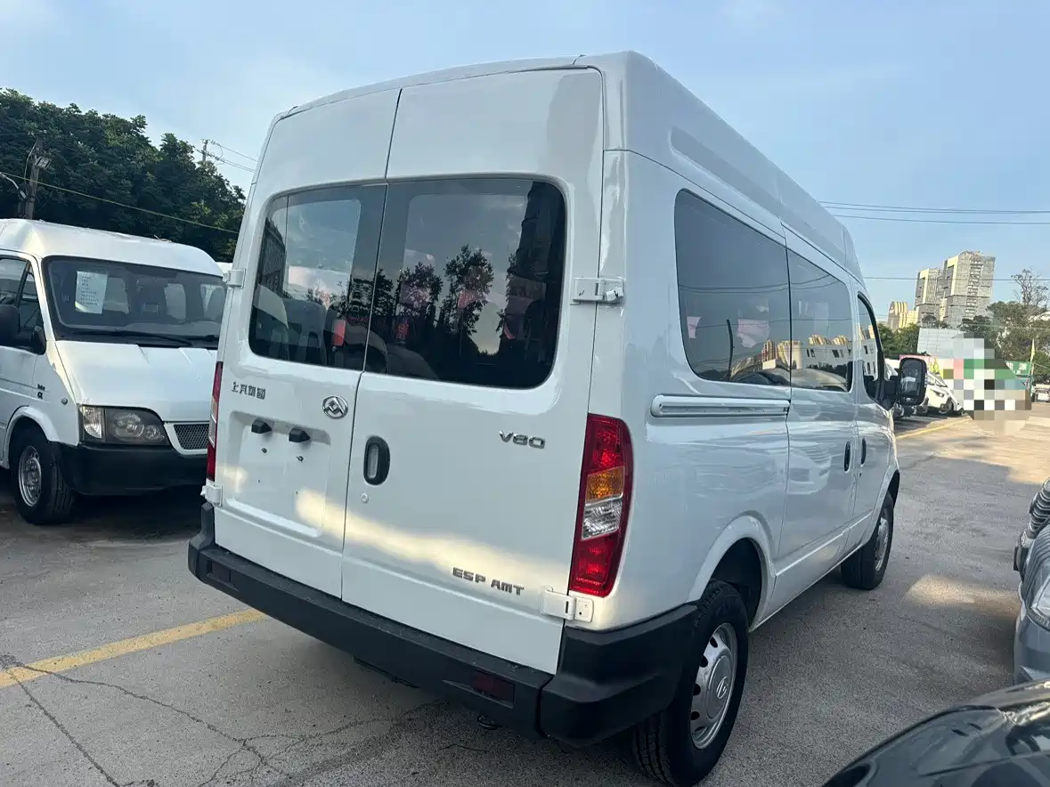 Photo 3 - SAIC Maxus Xintu V80