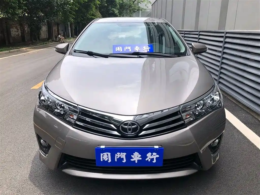 Toyota Corolla 2014 1.6L CVT GL фото 2