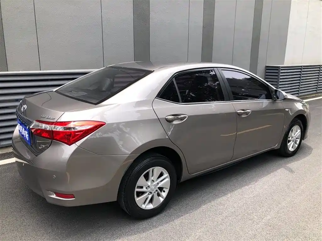Toyota Corolla 2014 1.6L CVT GL фото 12