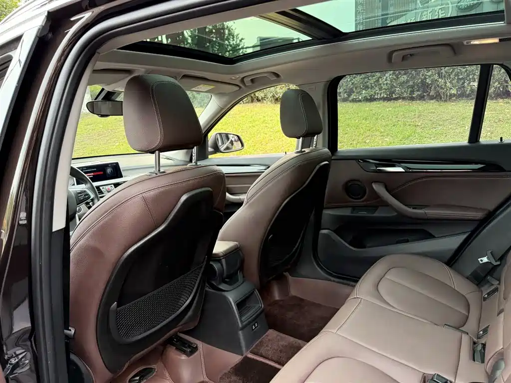 BMW X1 2020 sDrive20Li Fashion Model фото 9
