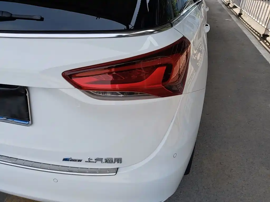 Buick GL6 2023 2021 323T Mild Hybrid Connected Luxury