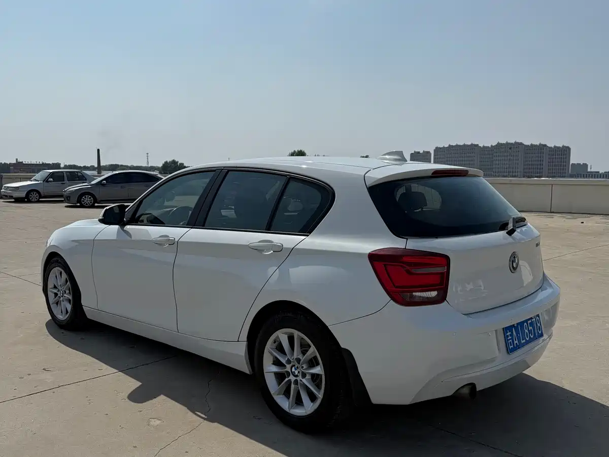 BMW 1 Series (Import) 2013 Facelift 116i Urban Model фото 7