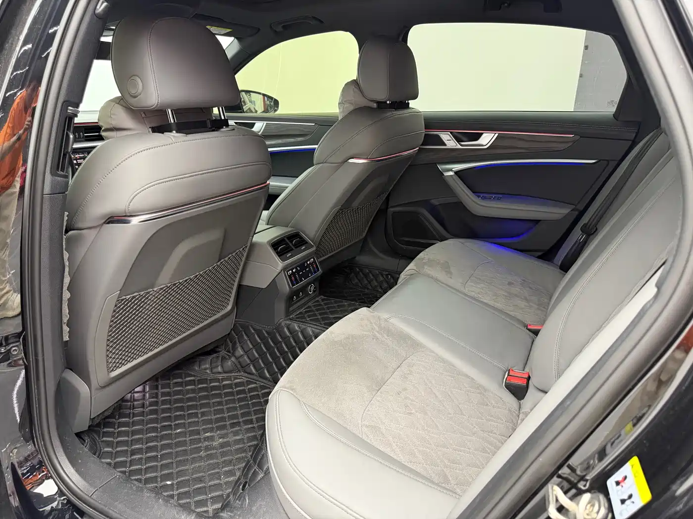 Audi A6L 2023 Facelift 45 TFSI quattro Exclusive Dynamic фото 11