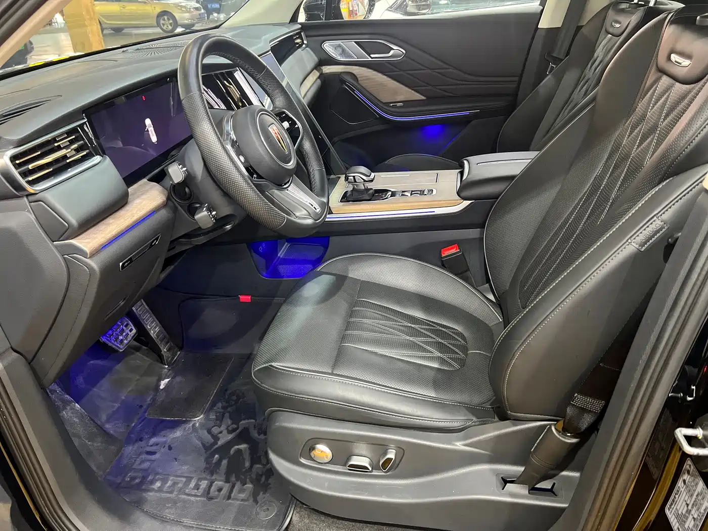 Hongqi HS7 2023 2.0T Auto 4WD Qi Chang Edition 6-Seater фото 8