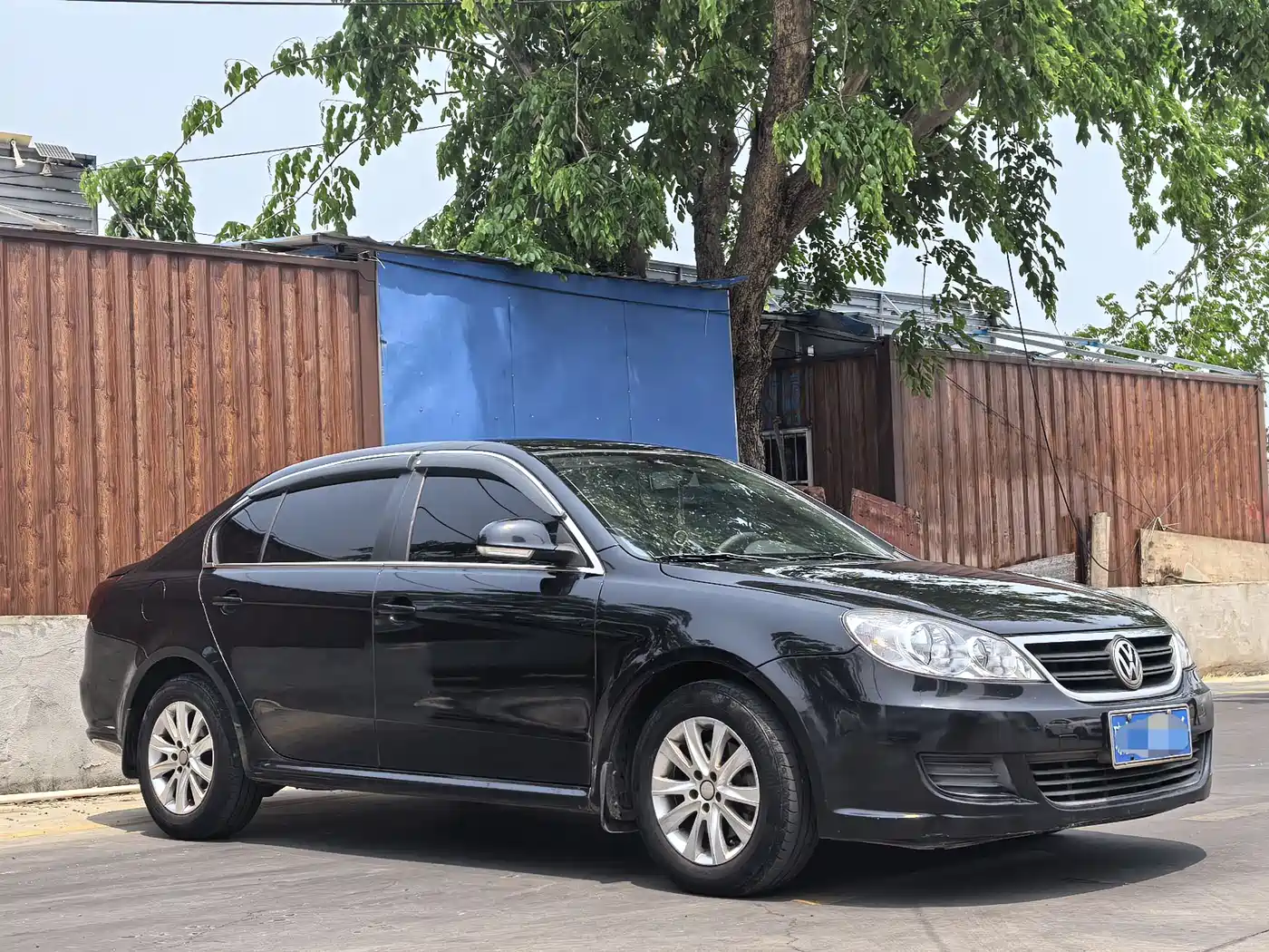 Volkswagen Lavida 2013 Classic 1.6L Manual Style Edition фото 3