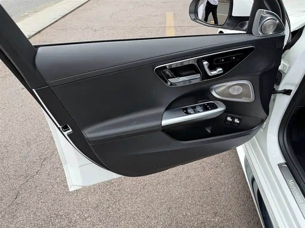 Mercedes-Benz C-Class New Energy 2024 C 350 eL фото 6