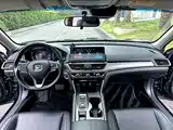 Фото 8 - Honda Accord