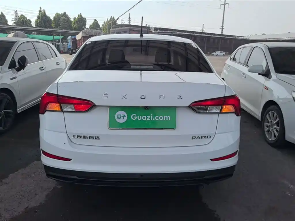 Škoda Rapid 2020 1.5L Manual Standard фото 6