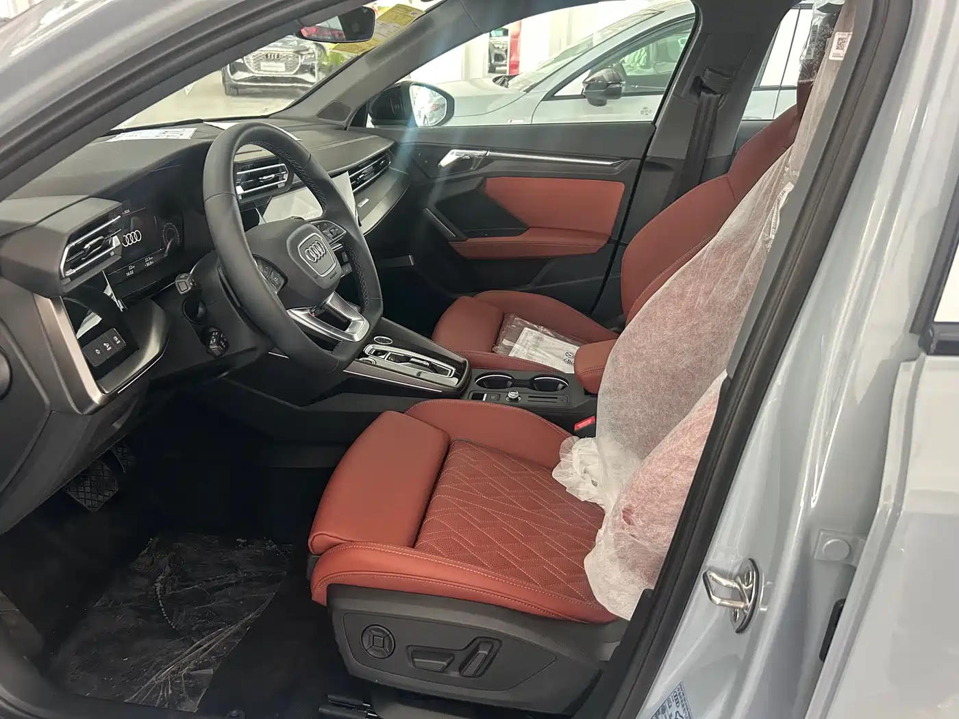 Audi A3 2025 Facelift Sportback 35TFSI Flying Spur Premium фото 6