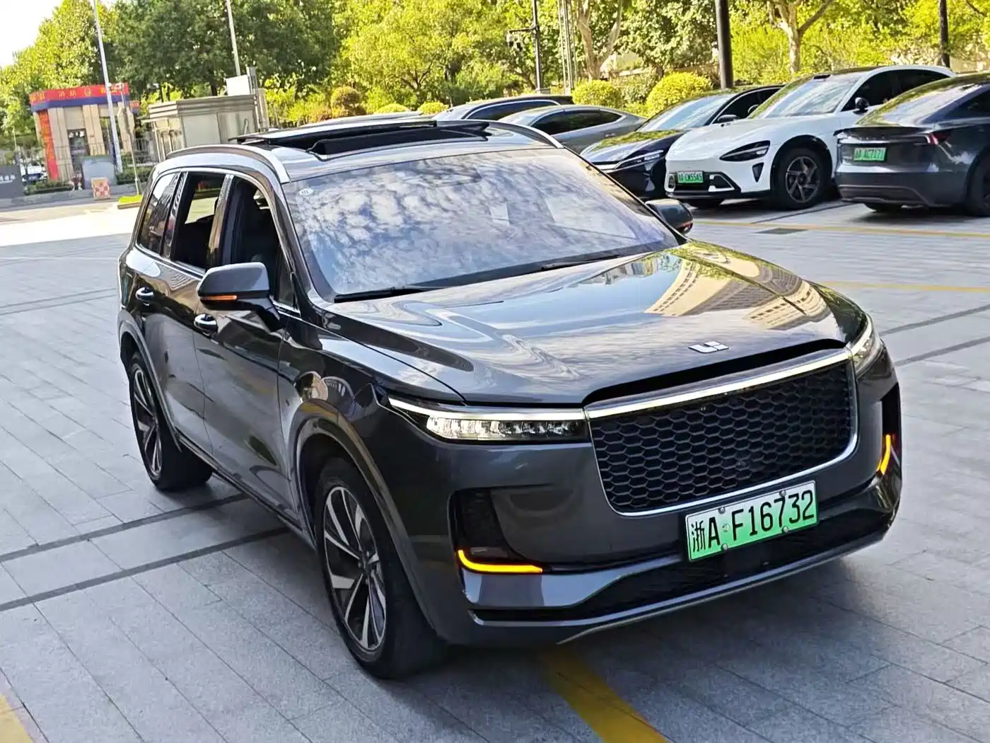 Photo 3 - Li Auto Li ONE
