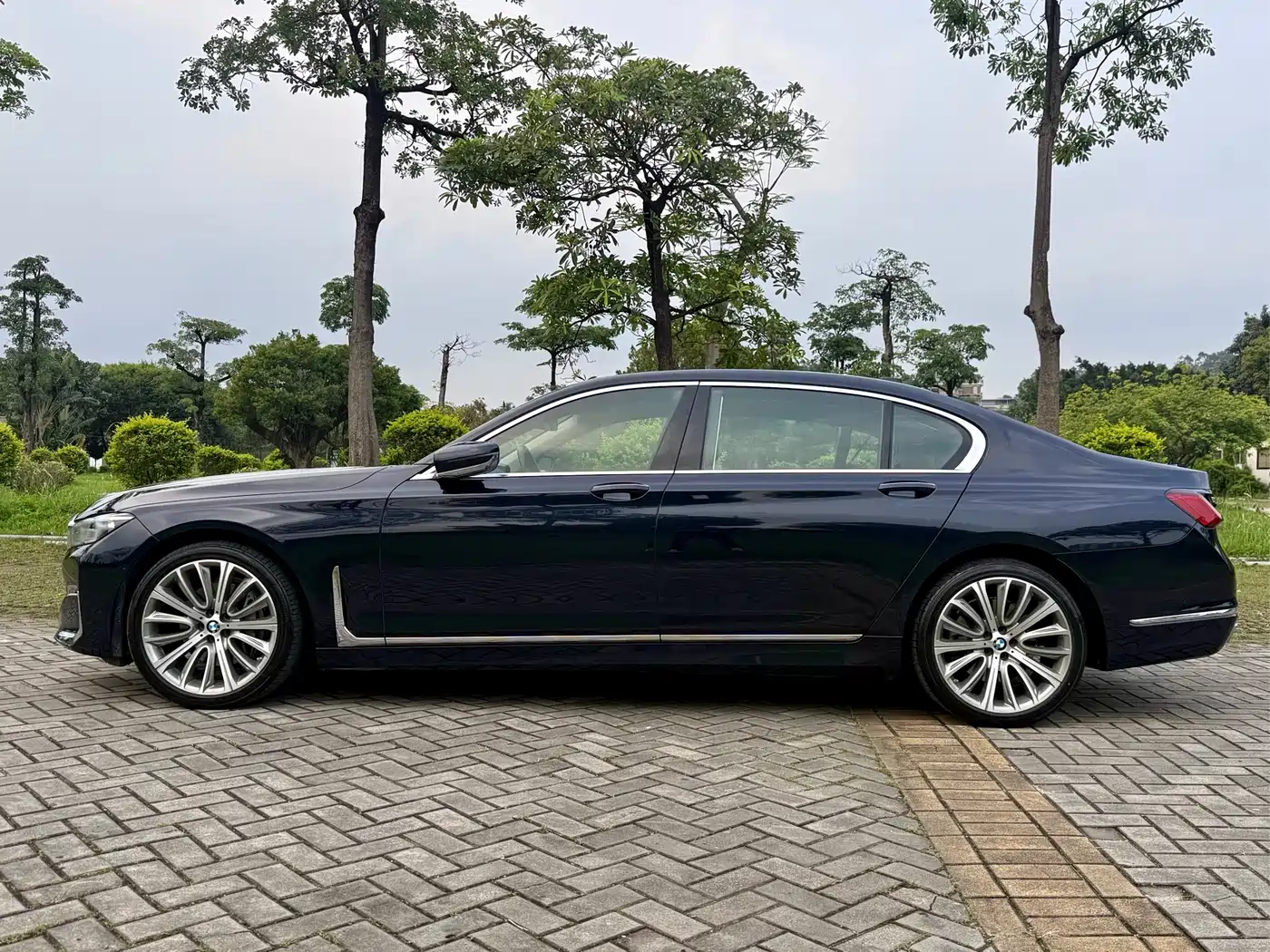 BMW 7 Series 2019 740Li Leading Luxury Package фото 22