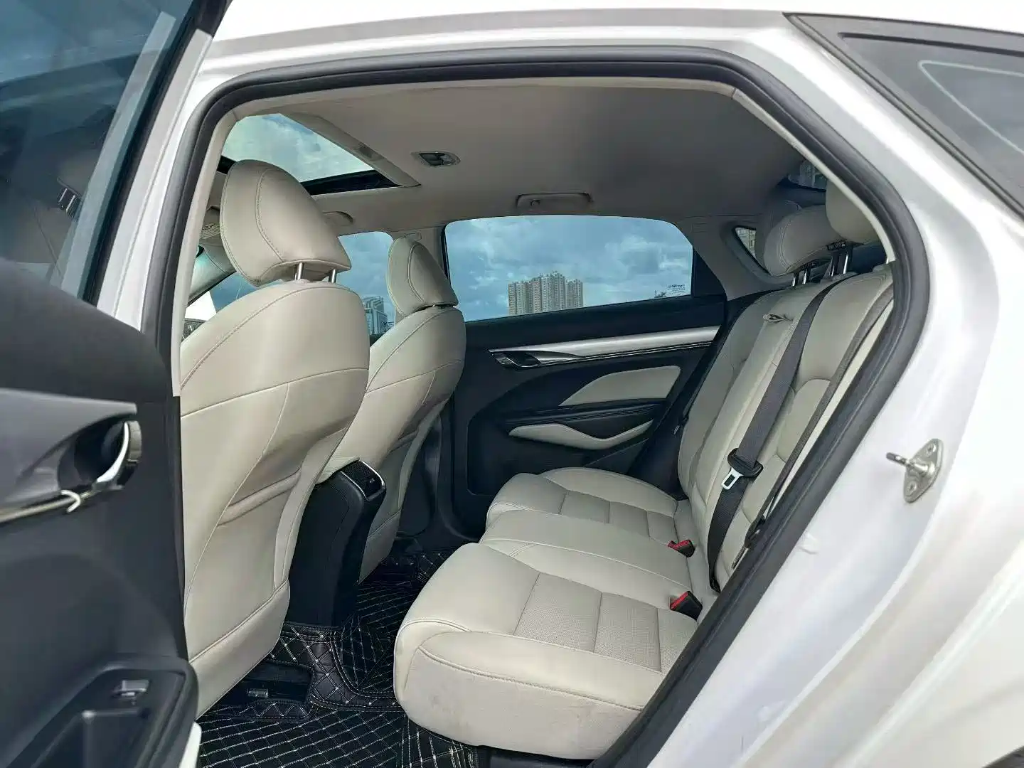 Photo 6 - Geely Binrui