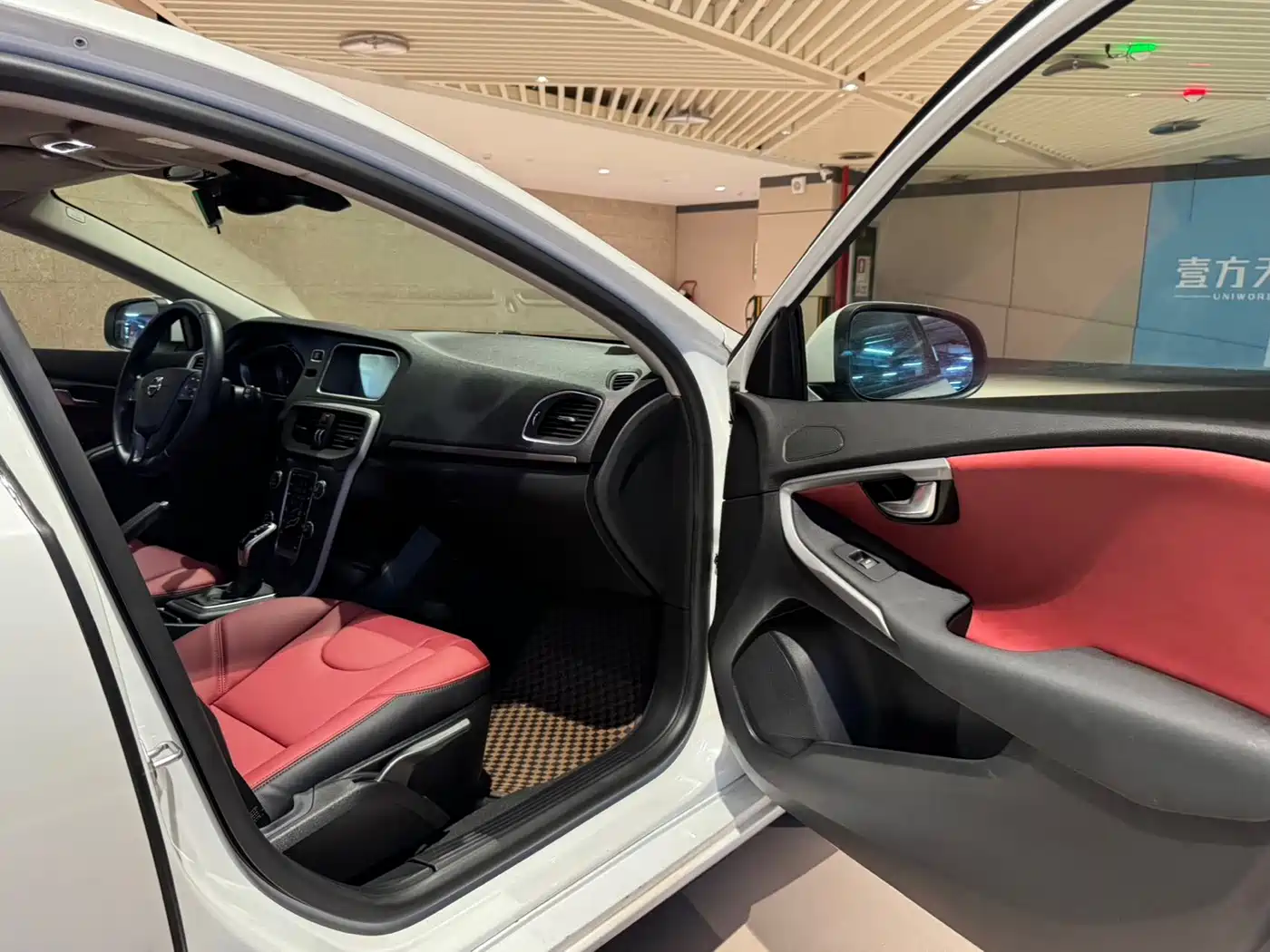 Volvo V40 2017 2017 Cross Country T5 AWD Inscription