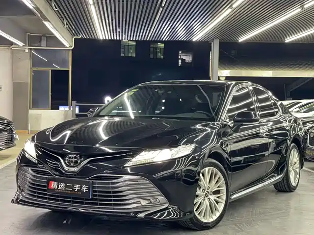TOYOTA CAMRY