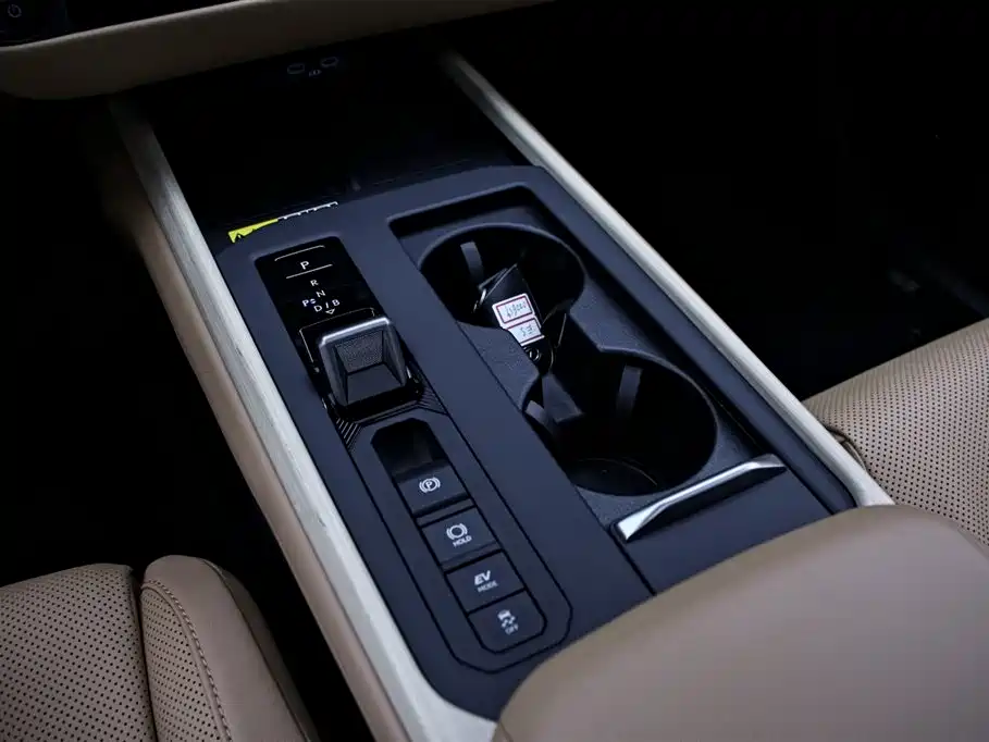 Lexus ES 2025 Model 300h Base Version фото 9