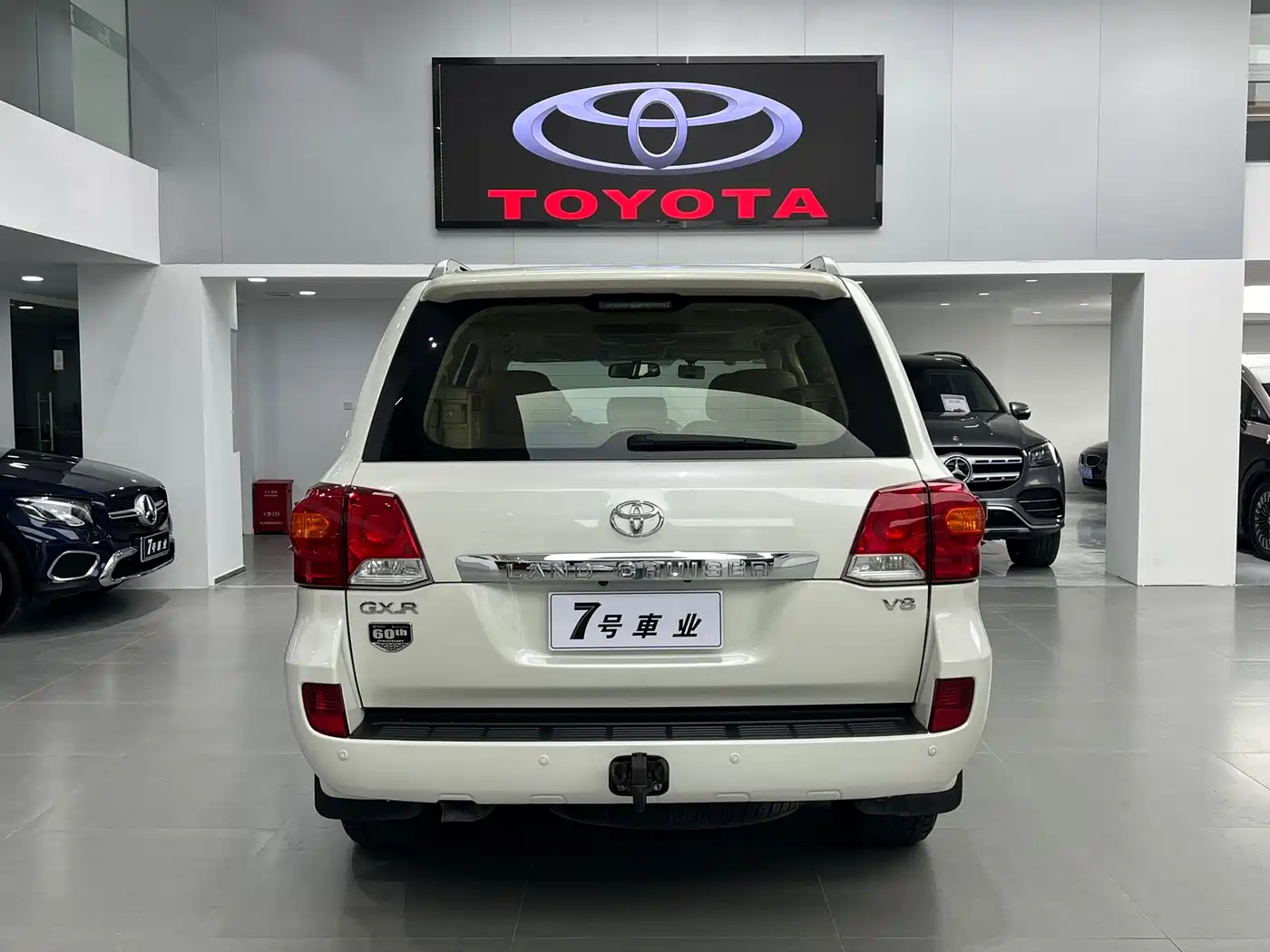 TOYOTA LAND CRUISER
