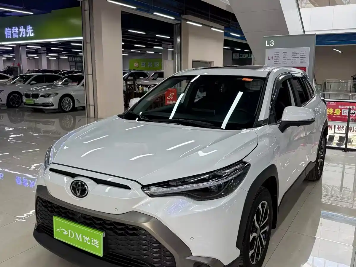 Toyota Frontlander 2022 2.0L CVT Luxury Edition фото 3