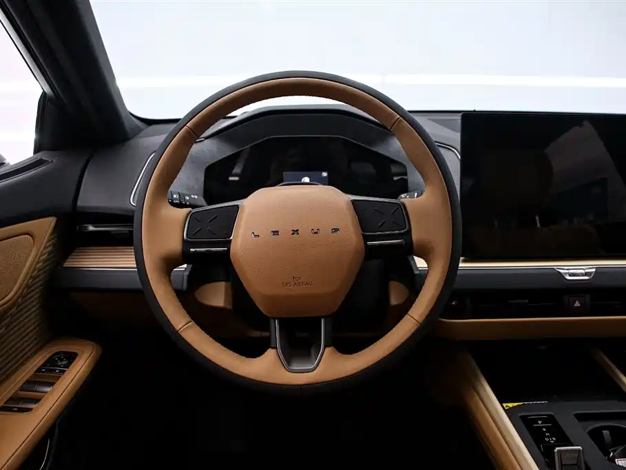 Lexus ES 2025 Model 300h Base Version фото 7