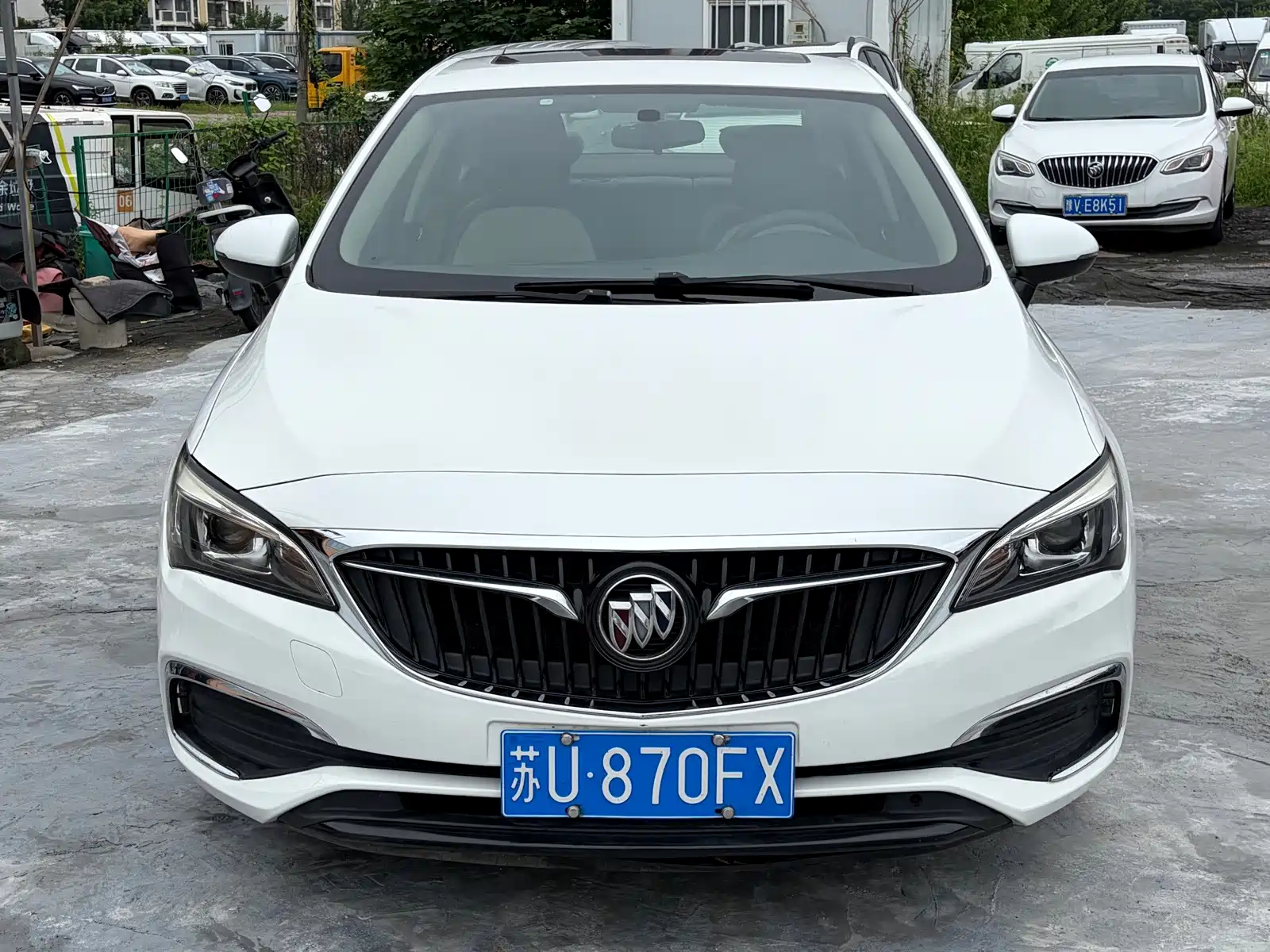 Photo 2 - Buick Verano