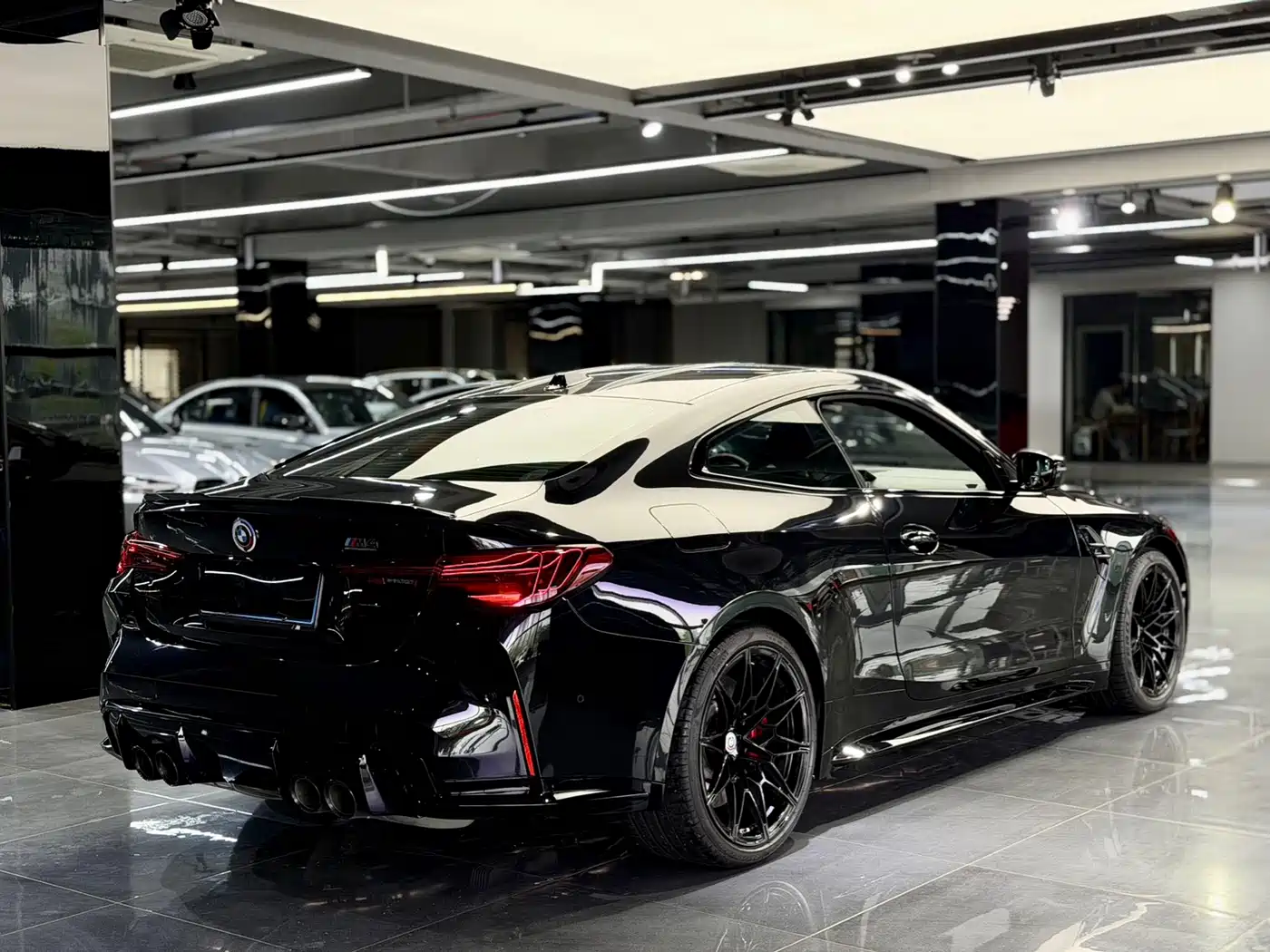 BMW M4 2024 BMW M4 Coupe M xDrive Competition фото 6