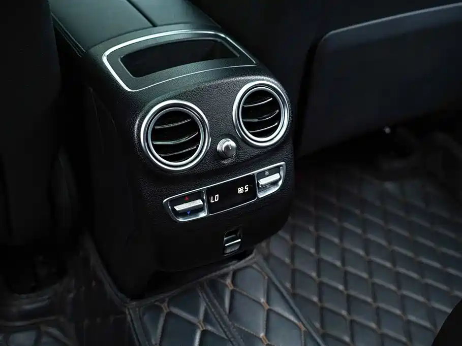 Mercedes-Benz GLC 2020 GLC 300 L 4MATIC Luxury фото 13