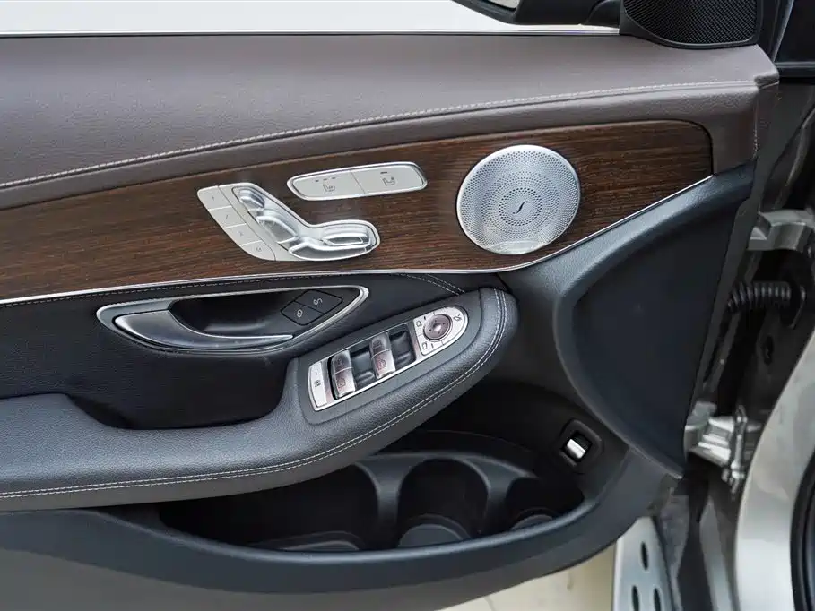 Mercedes-Benz GLC 2020 GLC 300 L 4MATIC Luxury фото 6