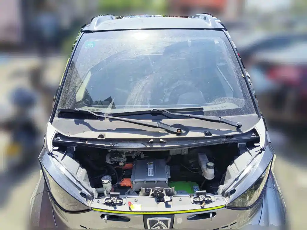 Фото 3 - Baojun E100