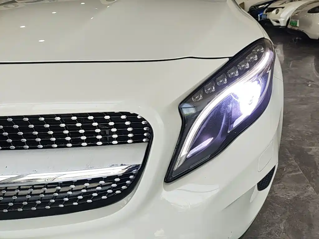 Mercedes-Benz GLA (Import) 2015 2015 GLA 200