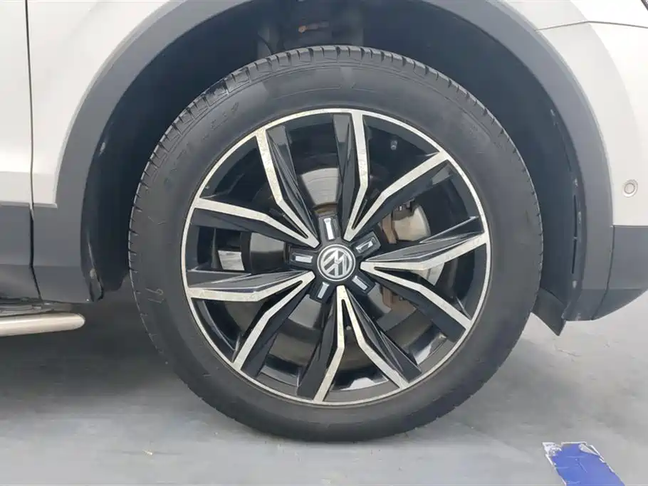 Volkswagen Tiguan L 2017 330TSI Automatic 2WD Flagship Edition фото 6