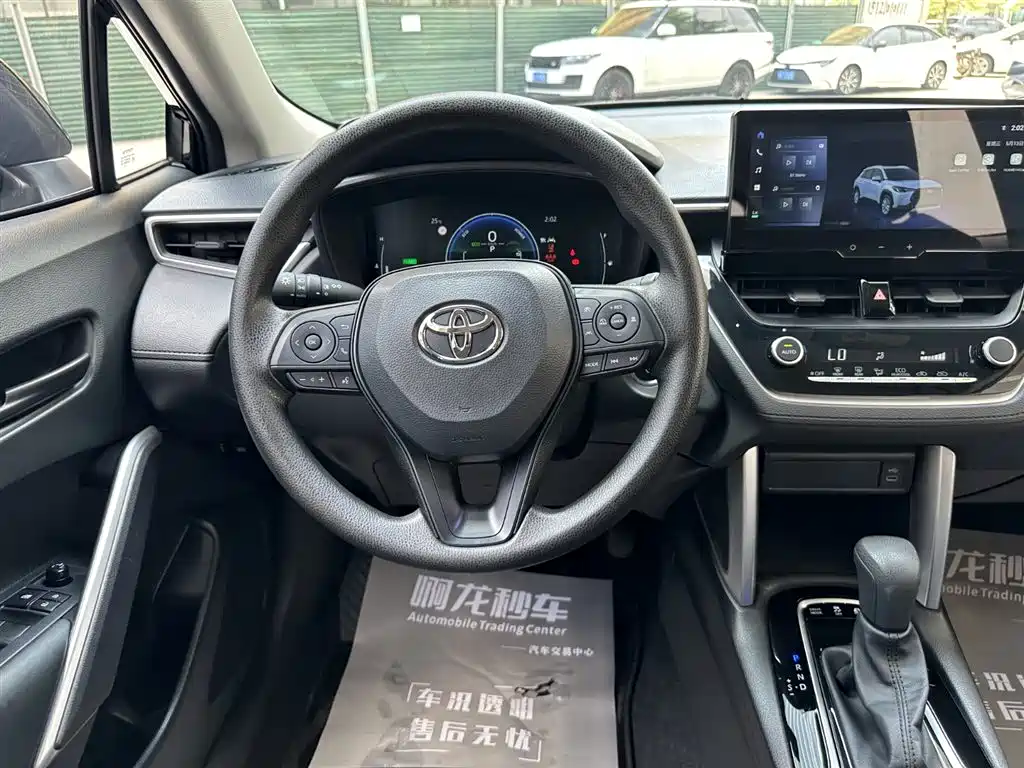 Toyota Corolla Cross 2024 2.0L Smart Hybrid Dual Engine Pioneer Edition фото 9