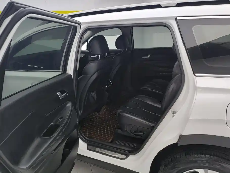 صورة 11 - Hyundai Santa Fe