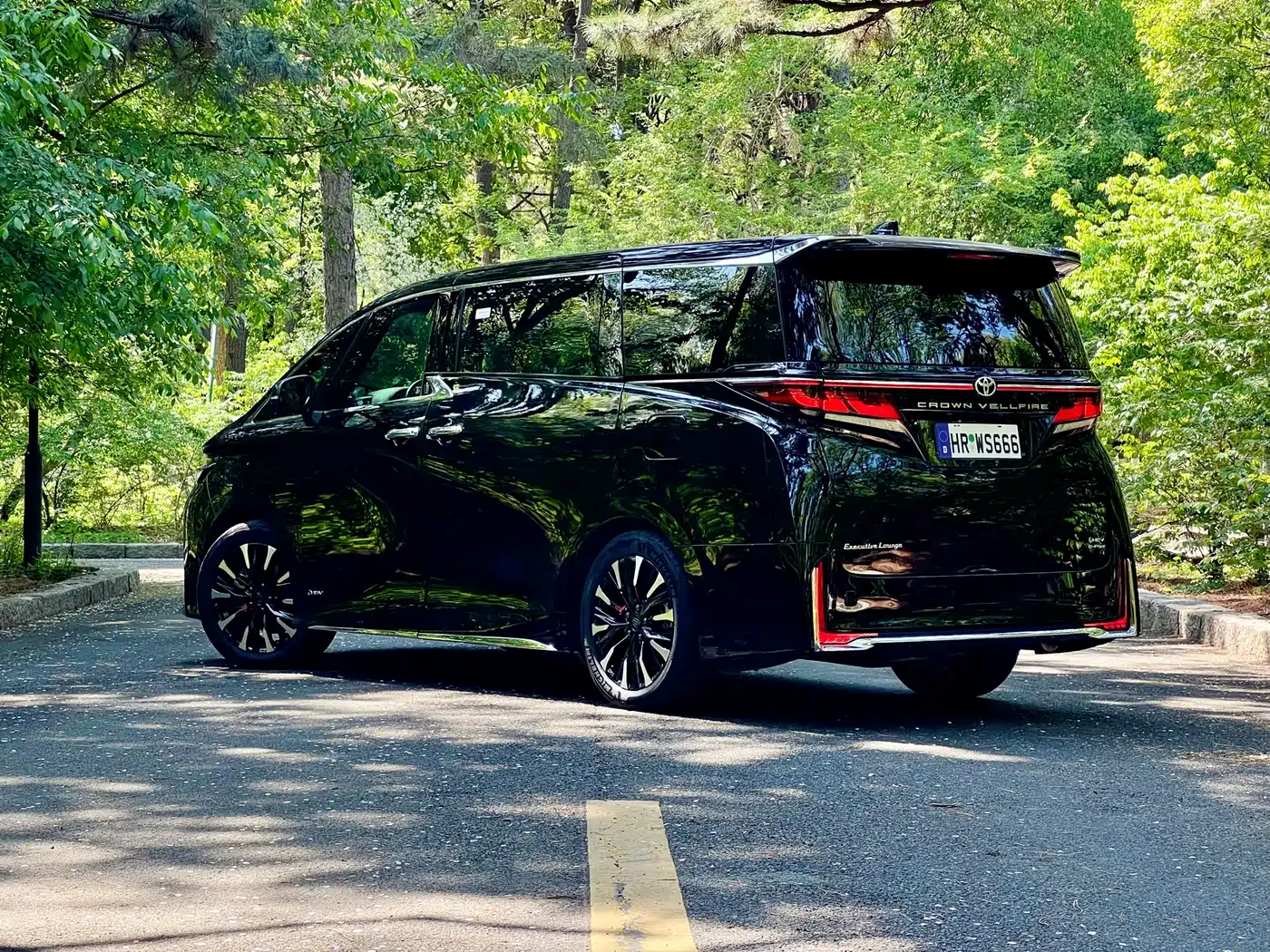 Toyota Vellfire 2024 Crown Hybrid 2.5L Premium Edition фото 6