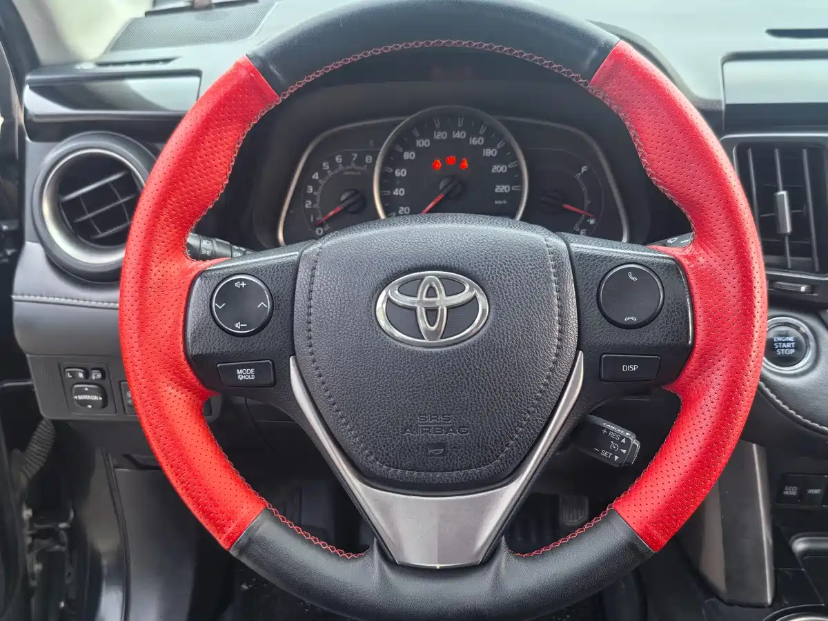 Toyota RAV4 Rongfang 2016 2.0L CVT 2WD Trend (China V) фото 15